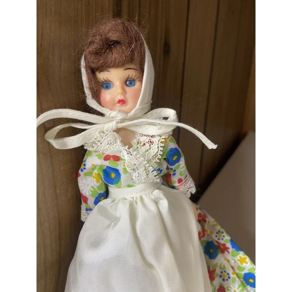 Blue Bonnet‎ American Heritage Doll Bride Next Door 8